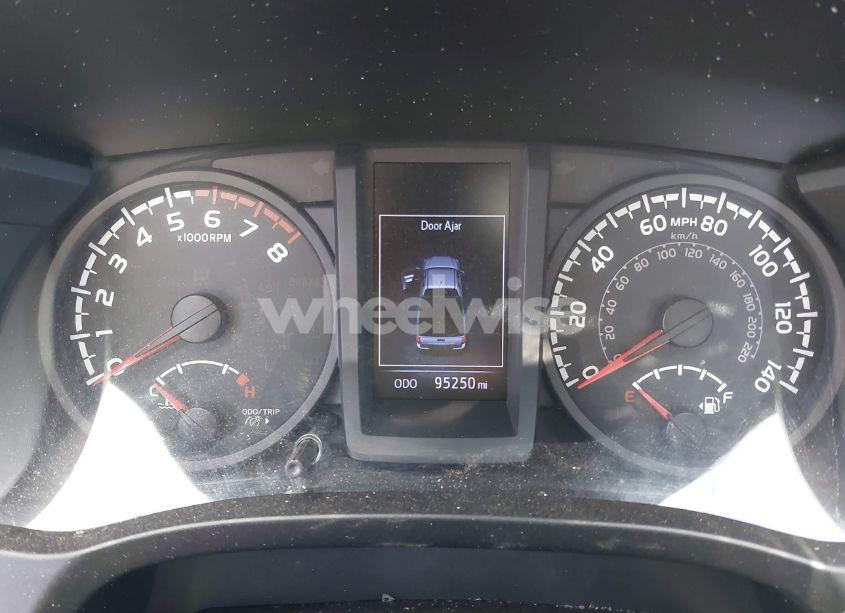 Photo 7 of 2018 Toyota Tacoma SR (VIN 5TFRX5GN1JX109657)