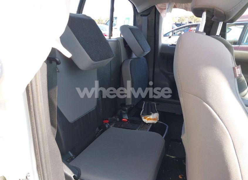 Photo 8 of 2018 Toyota Tacoma SR (VIN 5TFRX5GN1JX109657)