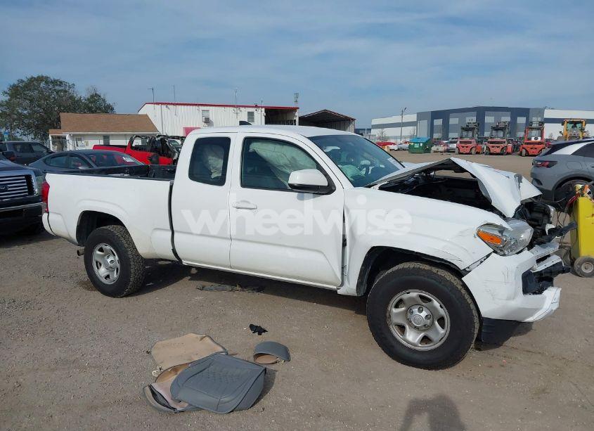Photo 13 of 2016 Toyota Tacoma SR (VIN 5TFRX5GN2GX054676)