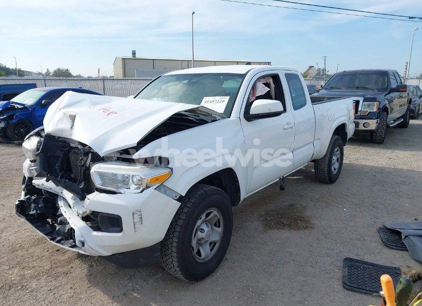 Photo 2 of 2016 Toyota Tacoma SR (VIN 5TFRX5GN2GX054676)