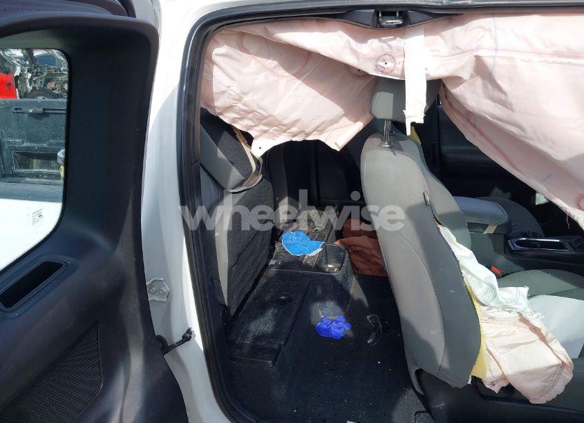 Photo 8 of 2016 Toyota Tacoma SR (VIN 5TFRX5GN2GX054676)