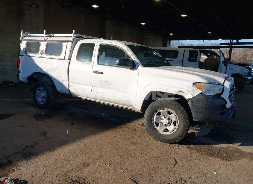 2016 Toyota Tacoma SR (VIN 5TFRX5GN2GX071669) main photo