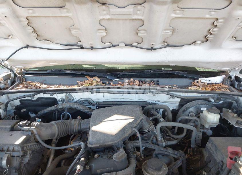 Photo 10 of 2016 Toyota Tacoma SR (VIN 5TFRX5GN2GX071669)