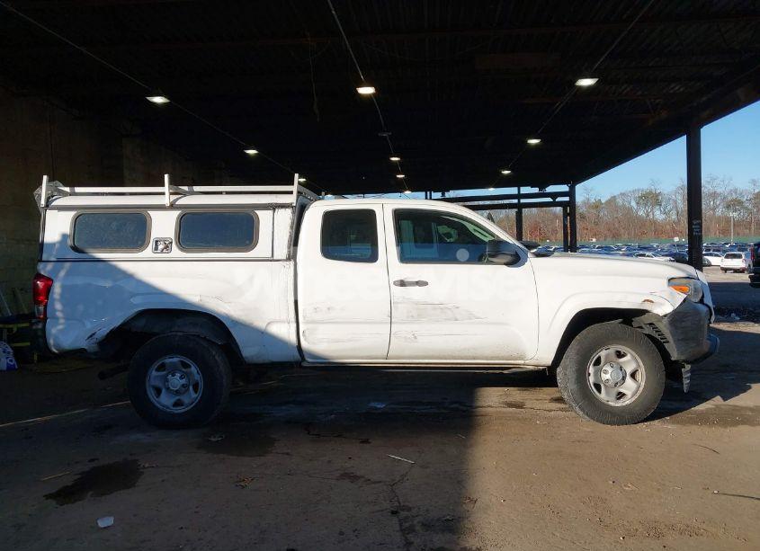 Photo 13 of 2016 Toyota Tacoma SR (VIN 5TFRX5GN2GX071669)