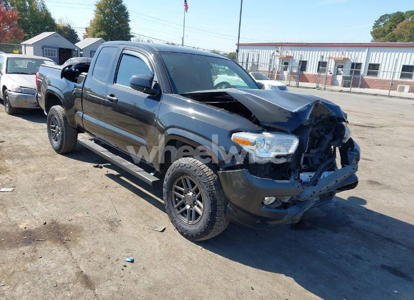 2017 Toyota Tacoma SR (VIN 5TFRX5GN2HX086836) main photo