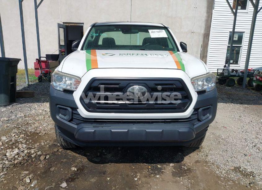 Photo 12 of 2018 Toyota Tacoma SR (VIN 5TFRX5GN2JX118111)