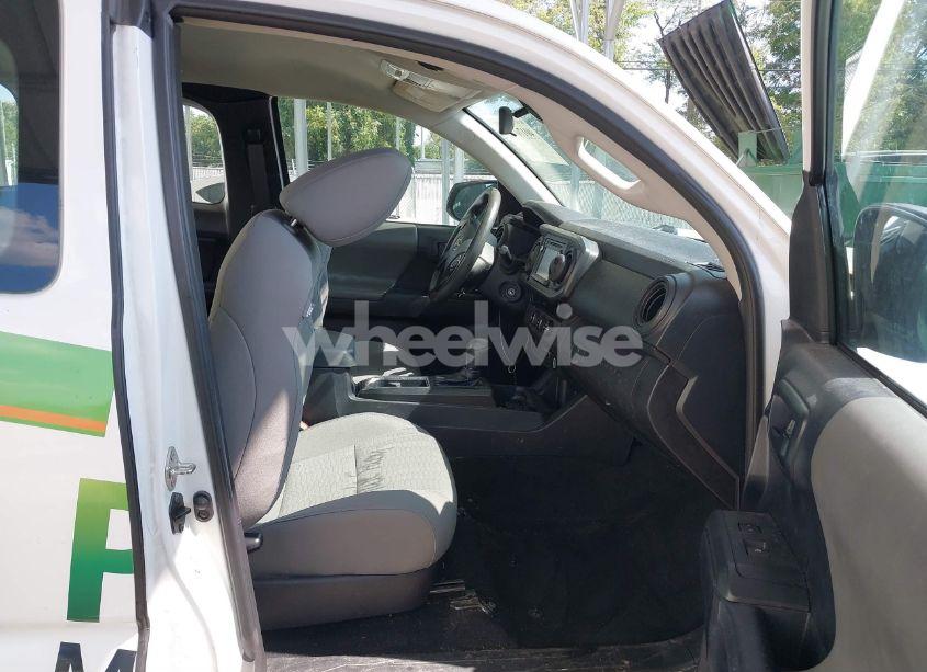 Photo 5 of 2018 Toyota Tacoma SR (VIN 5TFRX5GN2JX118111)