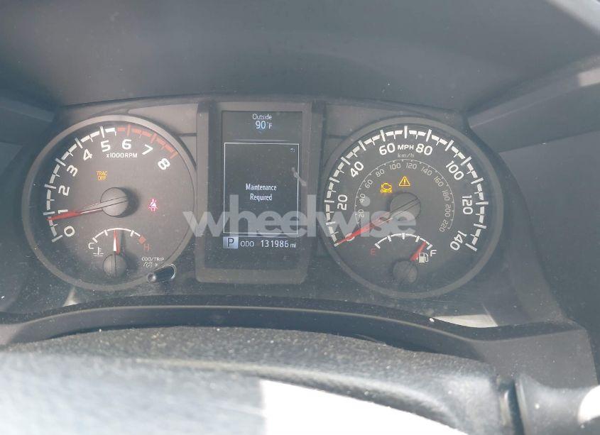 Photo 7 of 2018 Toyota Tacoma SR (VIN 5TFRX5GN2JX118111)