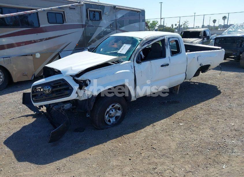 Photo 2 of 2018 Toyota Tacoma SR (VIN 5TFRX5GN2JX120568)