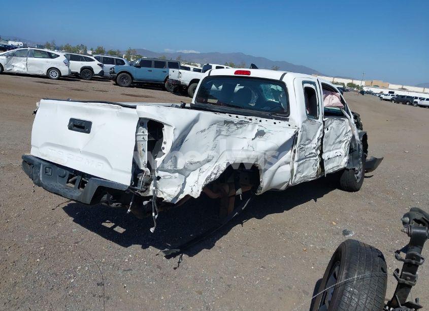 Photo 4 of 2018 Toyota Tacoma SR (VIN 5TFRX5GN2JX120568)