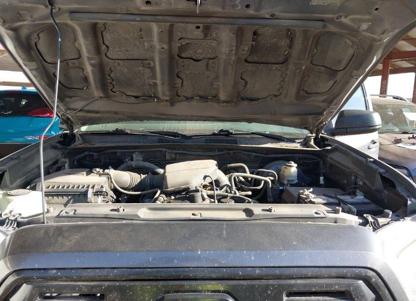 Photo 10 of 2017 Toyota Tacoma SR (VIN 5TFRX5GN3HX086554)