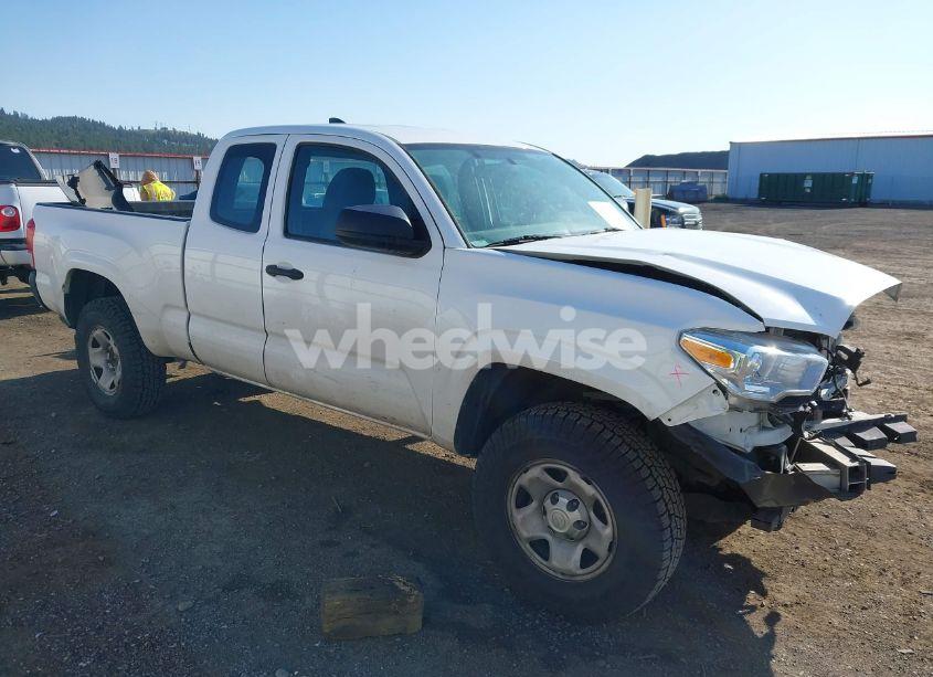 2017 Toyota Tacoma SR (VIN 5TFRX5GN3HX091527) main photo