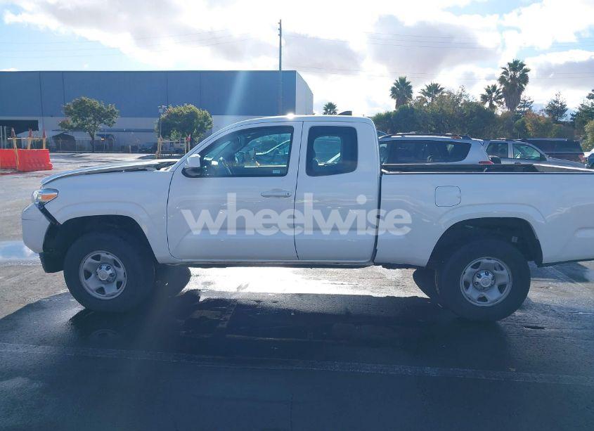 Photo 15 of 2017 Toyota Tacoma SR (VIN 5TFRX5GN3HX099899)