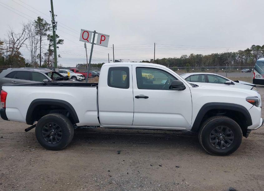 Photo 13 of 2018 Toyota Tacoma SR (VIN 5TFRX5GN3JX107442)