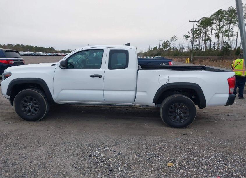 Photo 14 of 2018 Toyota Tacoma SR (VIN 5TFRX5GN3JX107442)