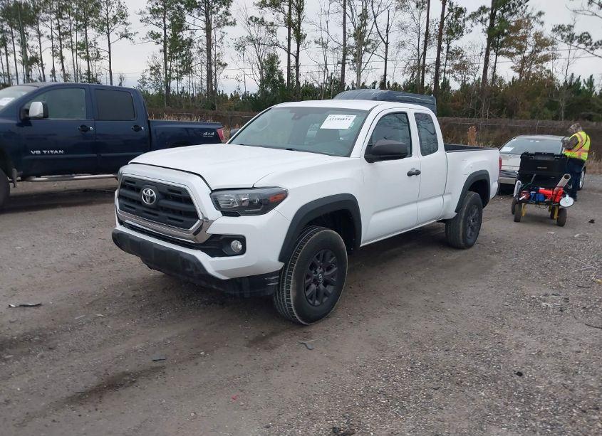 Photo 2 of 2018 Toyota Tacoma SR (VIN 5TFRX5GN3JX107442)