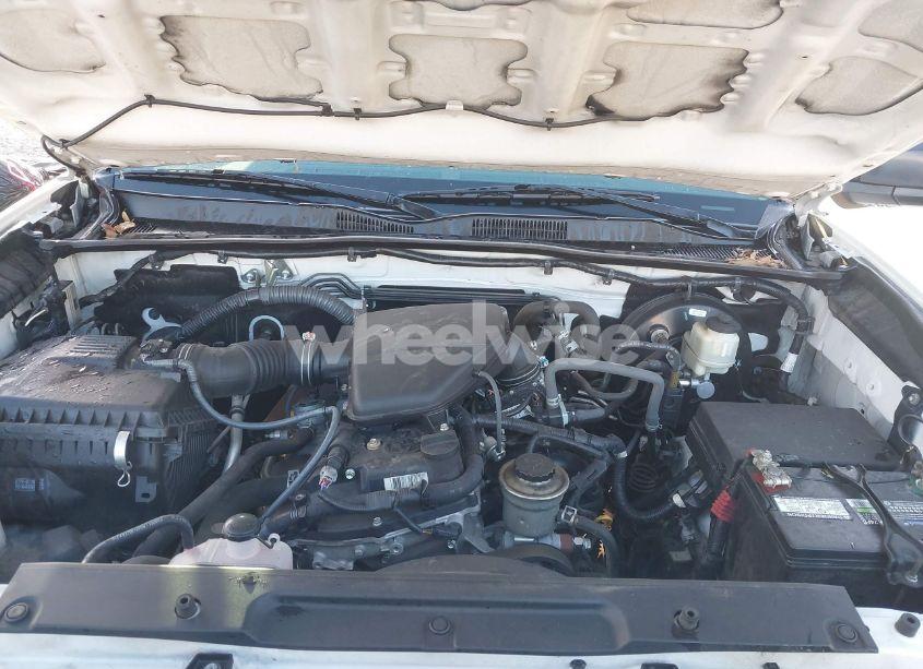Photo 10 of 2016 Toyota Tacoma SR (VIN 5TFRX5GN4GX058972)