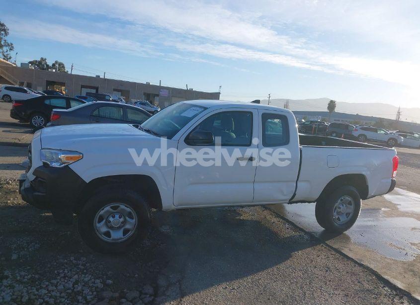 Photo 13 of 2016 Toyota Tacoma SR (VIN 5TFRX5GN4GX058972)