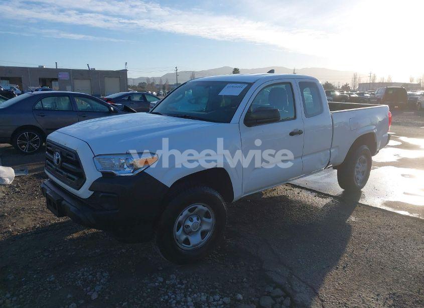 Photo 2 of 2016 Toyota Tacoma SR (VIN 5TFRX5GN4GX058972)