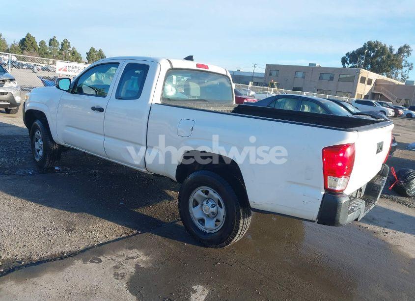 Photo 3 of 2016 Toyota Tacoma SR (VIN 5TFRX5GN4GX058972)