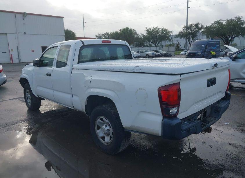 Photo 3 of 2018 Toyota Tacoma SR (VIN 5TFRX5GN4JX110222)