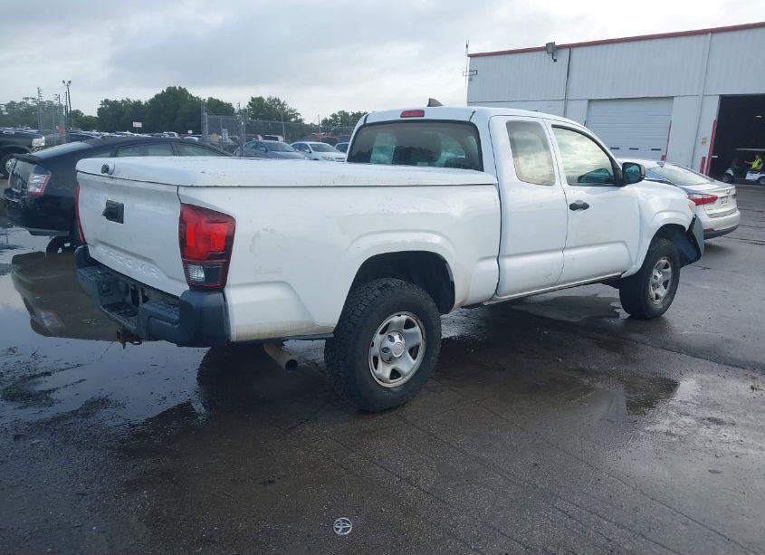 Photo 4 of 2018 Toyota Tacoma SR (VIN 5TFRX5GN4JX110222)