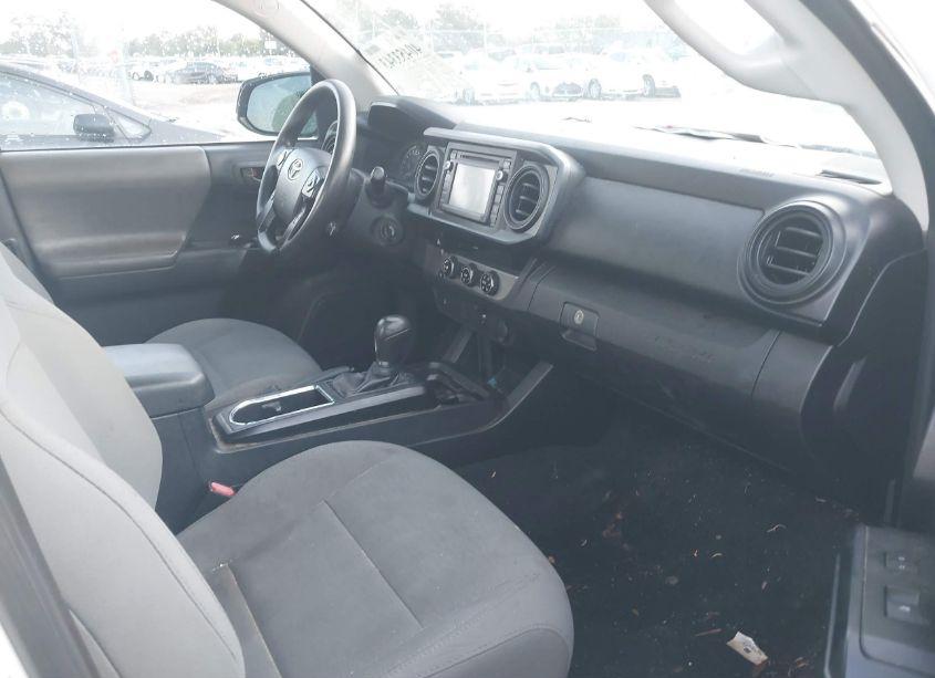 Photo 5 of 2018 Toyota Tacoma SR (VIN 5TFRX5GN4JX110222)