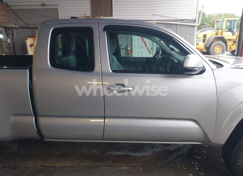 Photo 14 of 2017 Toyota Tacoma SR (VIN 5TFRX5GN5HX080965)