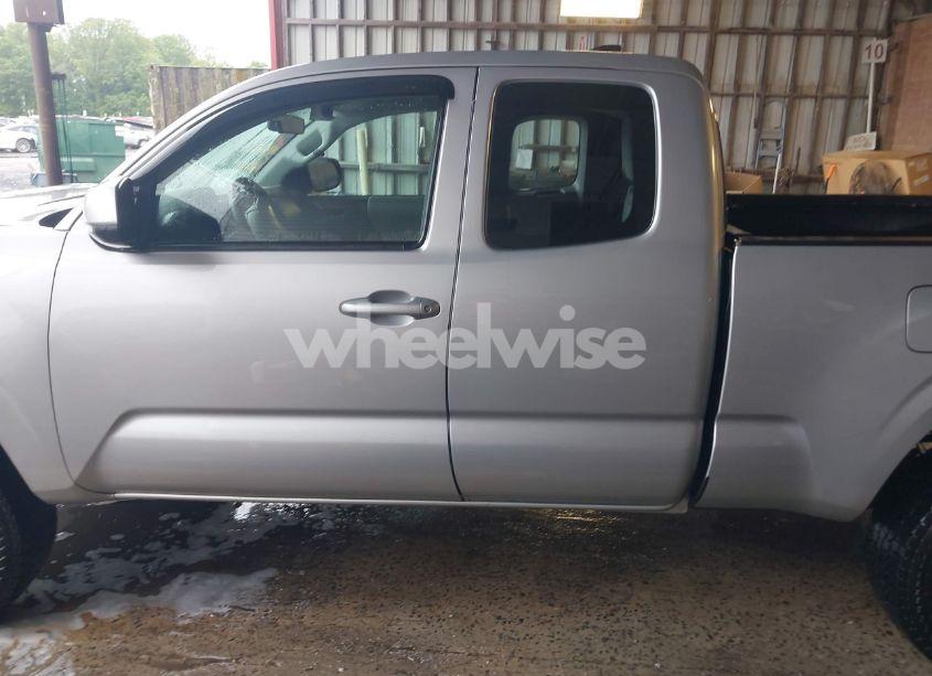 Photo 15 of 2017 Toyota Tacoma SR (VIN 5TFRX5GN5HX080965)