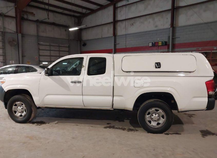 Photo 14 of 2017 Toyota Tacoma SR (VIN 5TFRX5GN5HX085017)