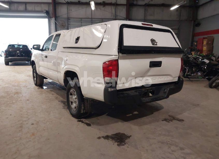 Photo 3 of 2017 Toyota Tacoma SR (VIN 5TFRX5GN5HX085017)