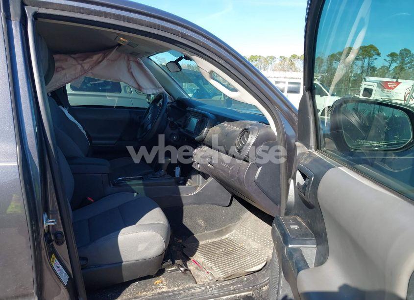 Photo 5 of 2017 Toyota Tacoma SR (VIN 5TFRX5GN5HX091562)