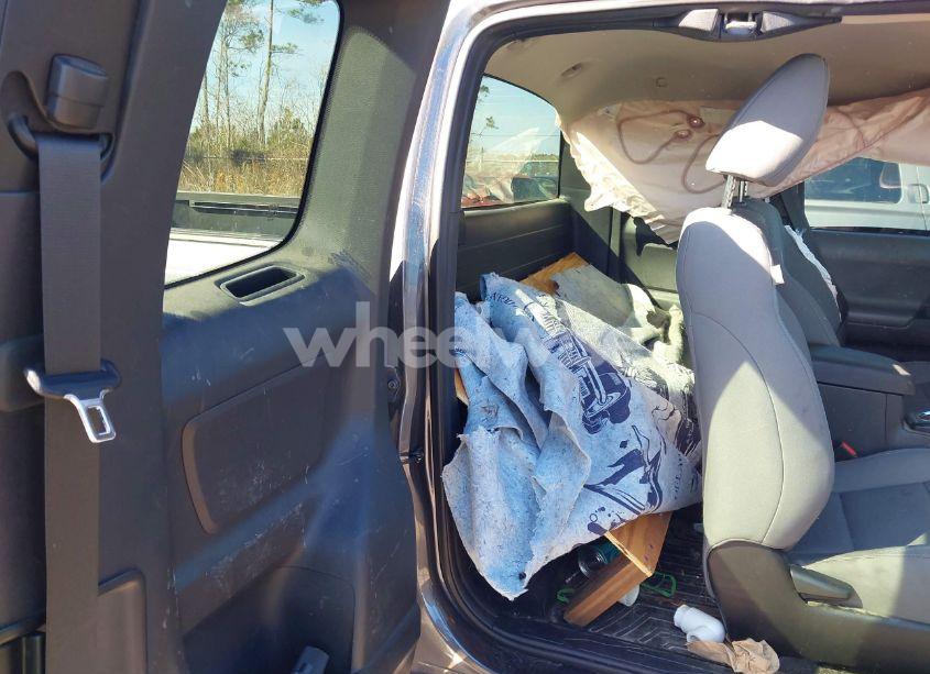 Photo 8 of 2017 Toyota Tacoma SR (VIN 5TFRX5GN5HX091562)