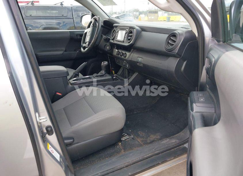 Photo 5 of 2018 Toyota Tacoma SR (VIN 5TFRX5GN5JX126848)