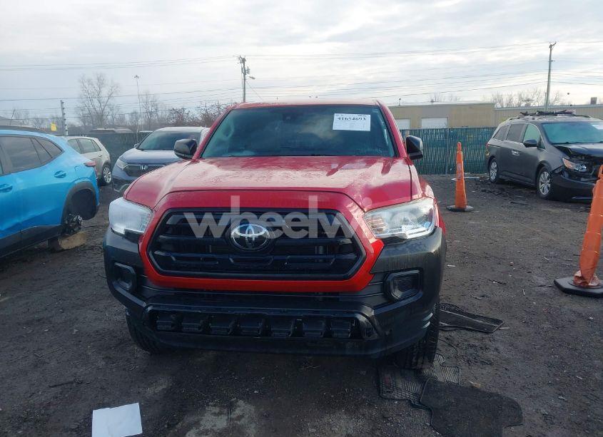 Photo 12 of 2018 Toyota Tacoma SR (VIN 5TFRX5GN5JX127708)