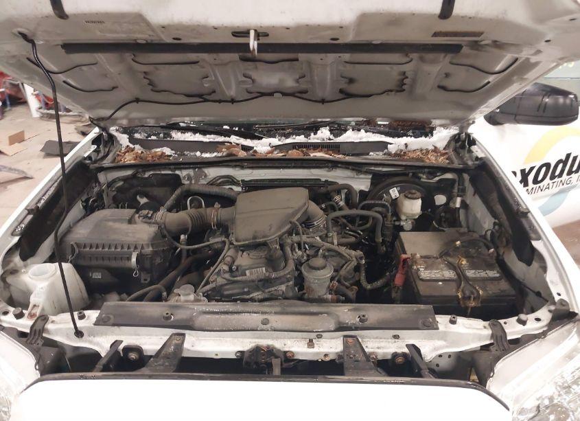 Photo 10 of 2020 Toyota Tacoma SR (VIN 5TFRX5GN5LX166527)