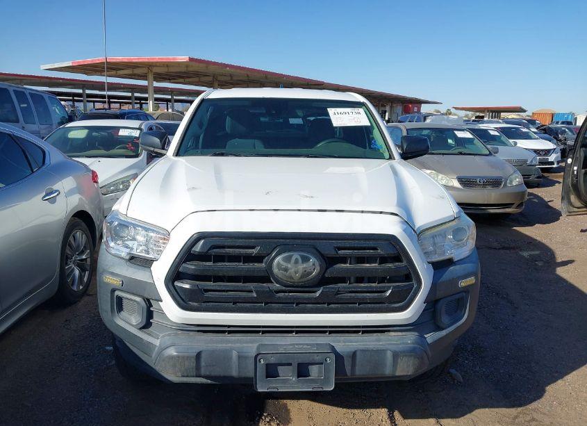 Photo 12 of 2018 Toyota Tacoma SR (VIN 5TFRX5GN6JX110514)