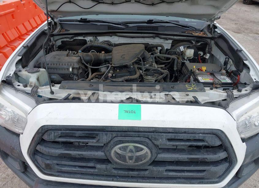 Photo 10 of 2018 Toyota Tacoma SR (VIN 5TFRX5GN6JX115132)