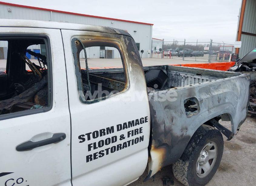 Photo 6 of 2018 Toyota Tacoma SR (VIN 5TFRX5GN6JX115132)