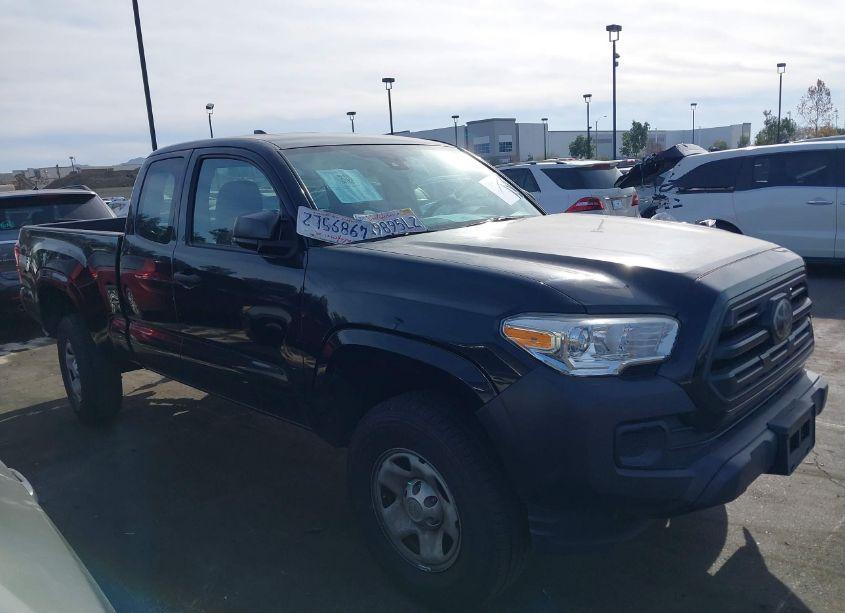 Photo 13 of 2018 Toyota Tacoma SR (VIN 5TFRX5GN6JX116314)