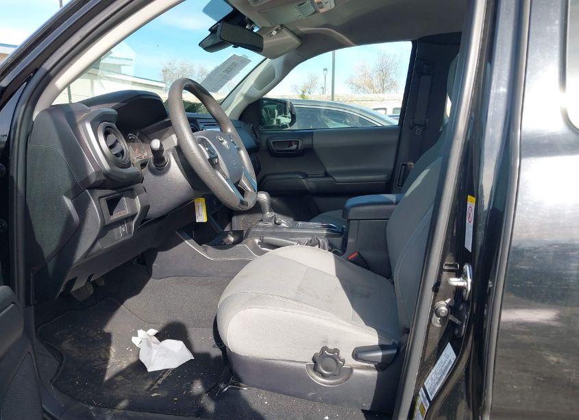 Photo 5 of 2018 Toyota Tacoma SR (VIN 5TFRX5GN6JX116314)