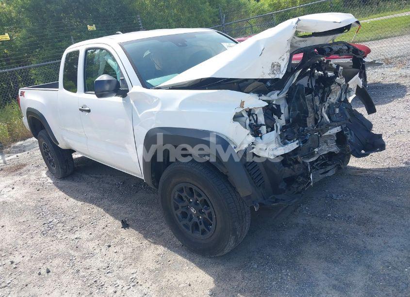 2020 Toyota Tacoma SR (VIN 5TFRX5GN6LX172823) main photo