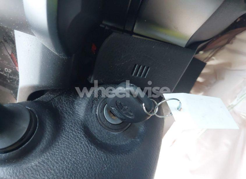 Photo 11 of 2020 Toyota Tacoma SR (VIN 5TFRX5GN6LX172823)