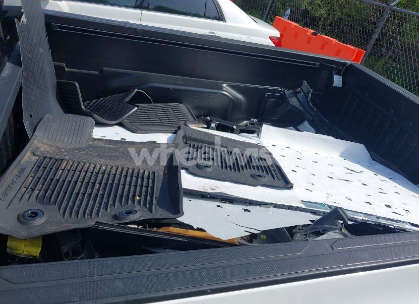 Photo 12 of 2020 Toyota Tacoma SR (VIN 5TFRX5GN6LX172823)