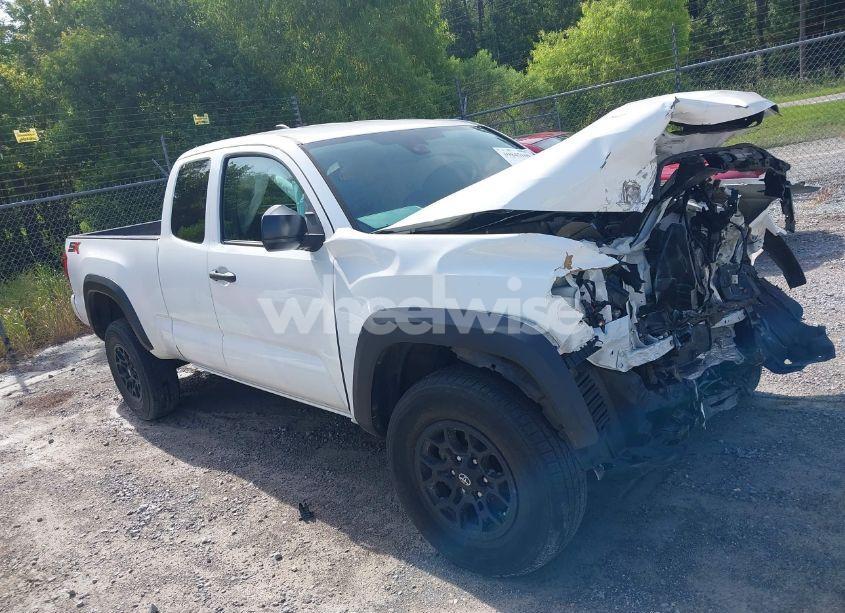Photo 14 of 2020 Toyota Tacoma SR (VIN 5TFRX5GN6LX172823)