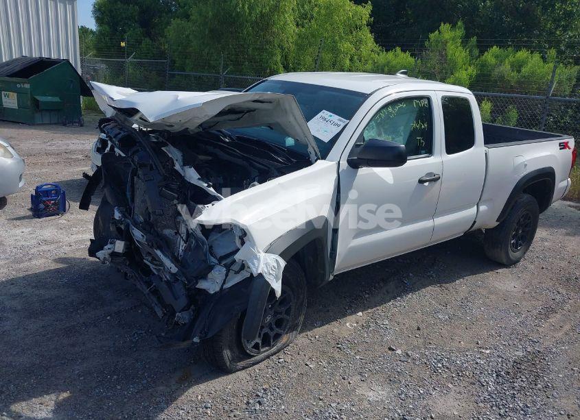 Photo 2 of 2020 Toyota Tacoma SR (VIN 5TFRX5GN6LX172823)