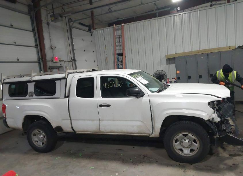 Photo 13 of 2016 Toyota Tacoma SR (VIN 5TFRX5GN7GX064314)