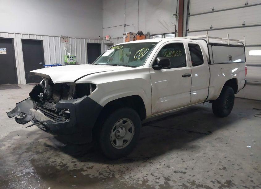 Photo 2 of 2016 Toyota Tacoma SR (VIN 5TFRX5GN7GX064314)