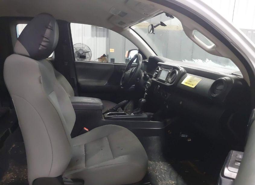 Photo 5 of 2016 Toyota Tacoma SR (VIN 5TFRX5GN7GX064314)