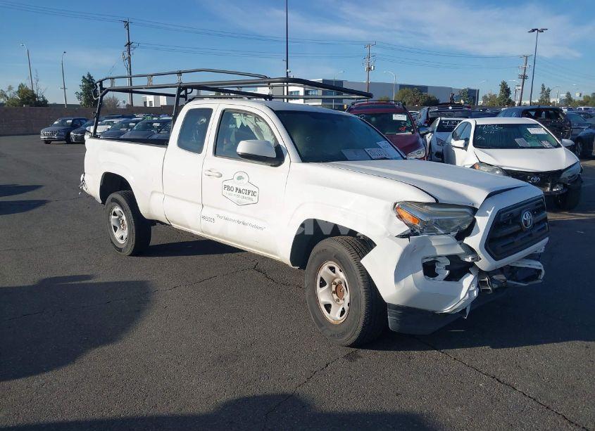 2017 Toyota Tacoma SR (VIN 5TFRX5GN7HX085519) main photo